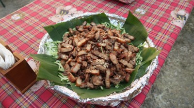 品嚐使用在地食材的泰雅風味餐點