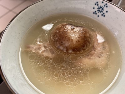 段木香菇雞湯